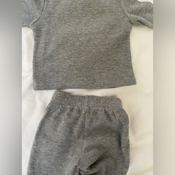 Levi’s 6 month baby waffle knit set - Picture 4 of 6